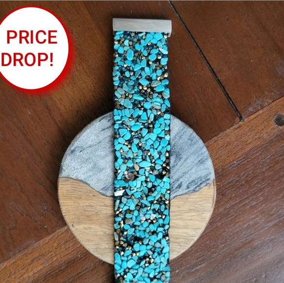 Jewelry - NIB Turqoise chip bracelet.  Magnetic closure